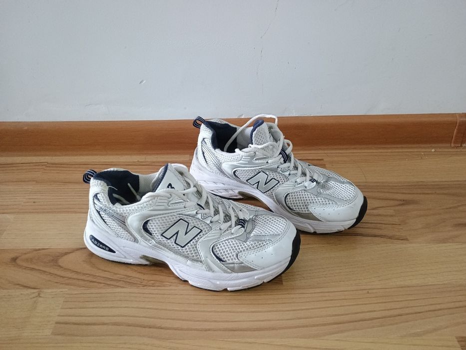 Adidasi New Balance 530