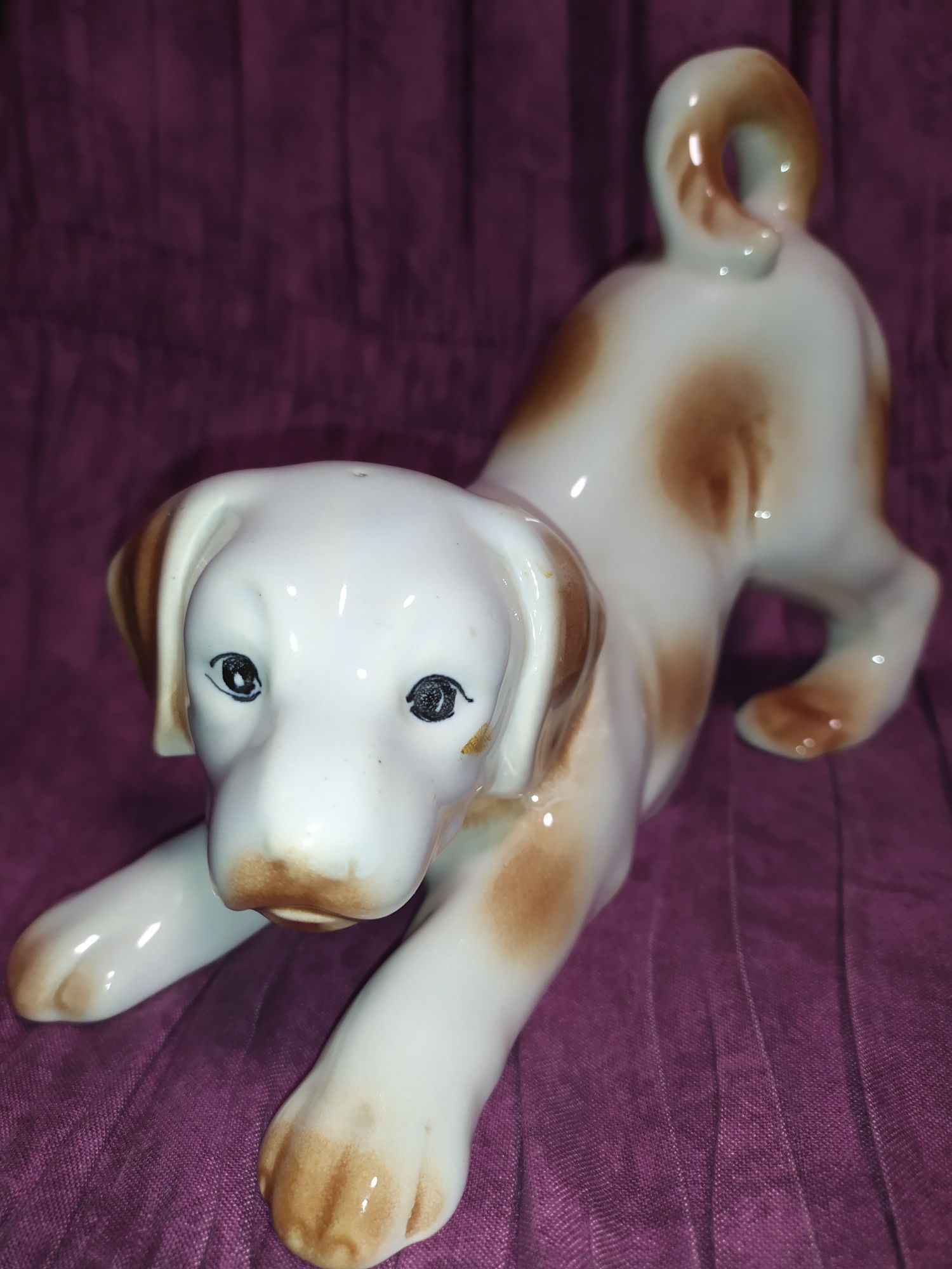 Антикварна порцеланова статуетка на куче - Румъния 1958 г. рядък екз.