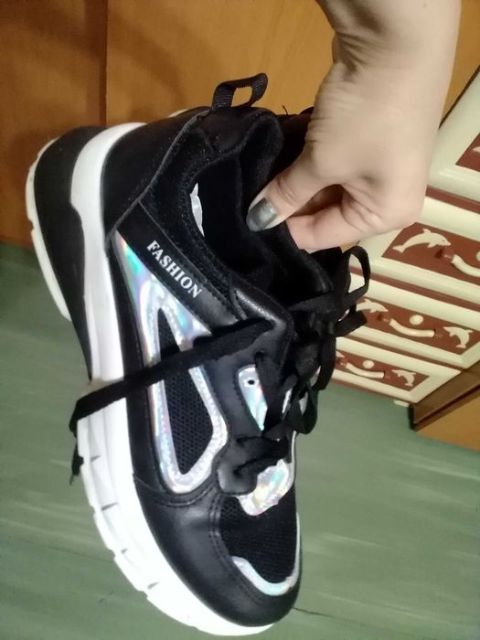 Adidasi/ Pantofi sport Fashion alb-negru, talpa inalta, superbi, 40-41