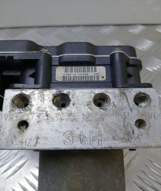 Pompa ABS A0074314612 0265251365  0265951520 Mercedes-Benz Sprinter a