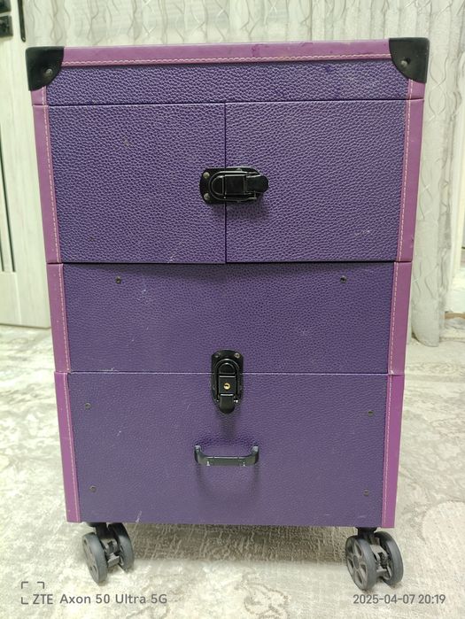 Чемодан для макияжа