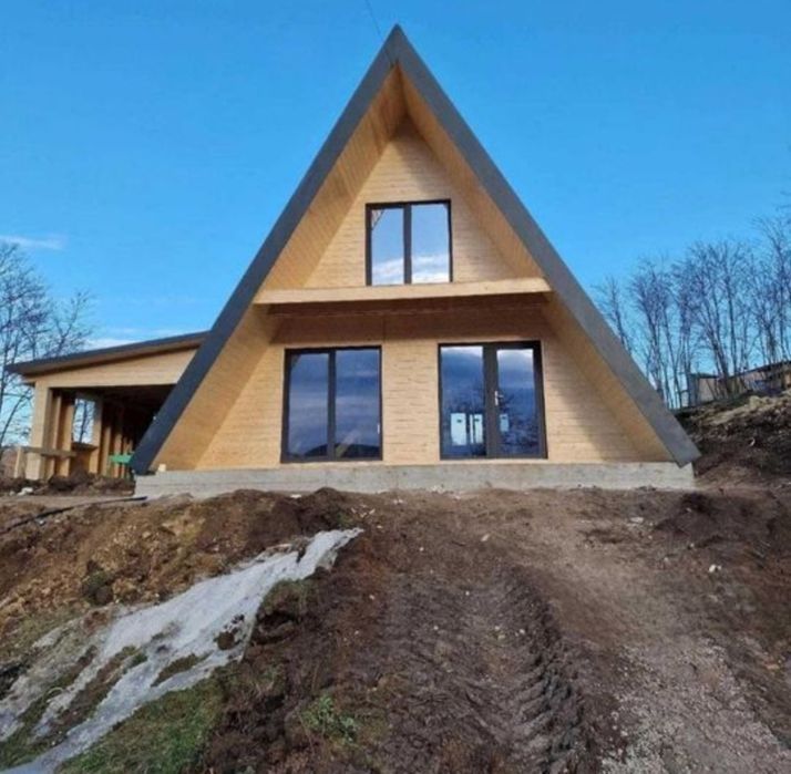 Executam  cabane