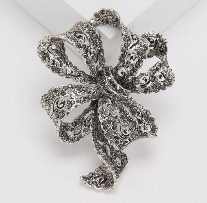 Вечерние броши . 8 видов.