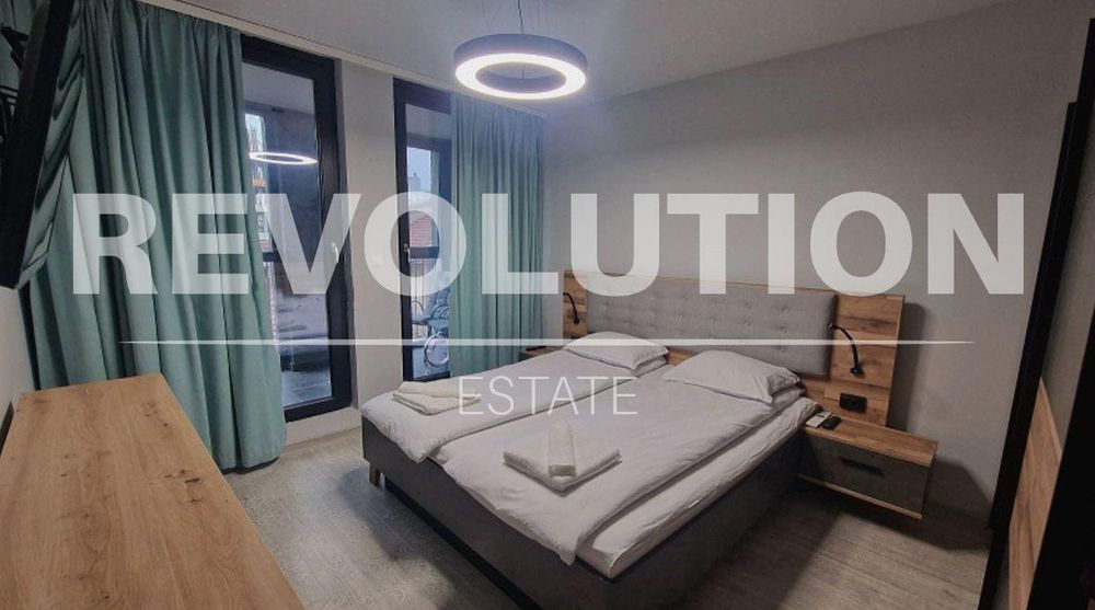 Дава се под наем Двустаен апартамент в Варна, Център - 80 кв.м за 900 € - Снимка #3