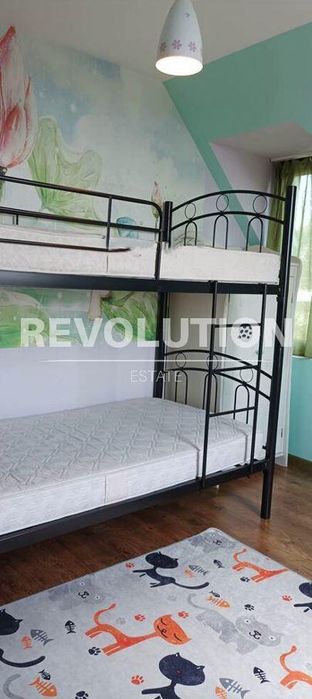 Дава се под наем Тристаен апартамент в Варна, Център - 80 кв.м за 425 € - Снимка #3