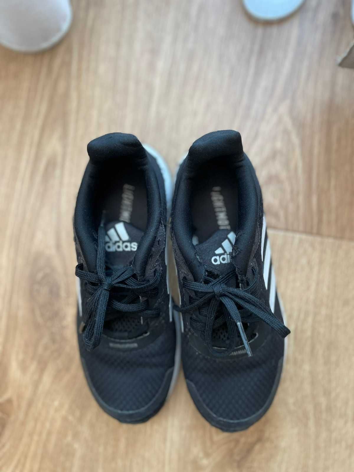 Детски кецове Adidas (33 номер)