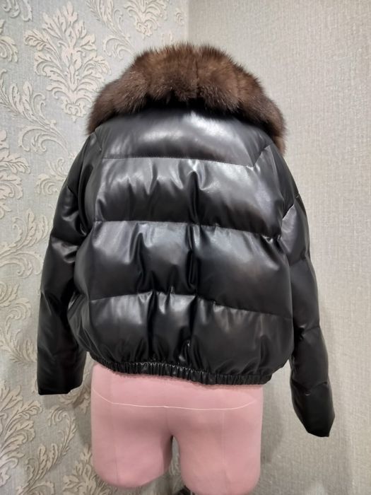 Продам  верхную одежду