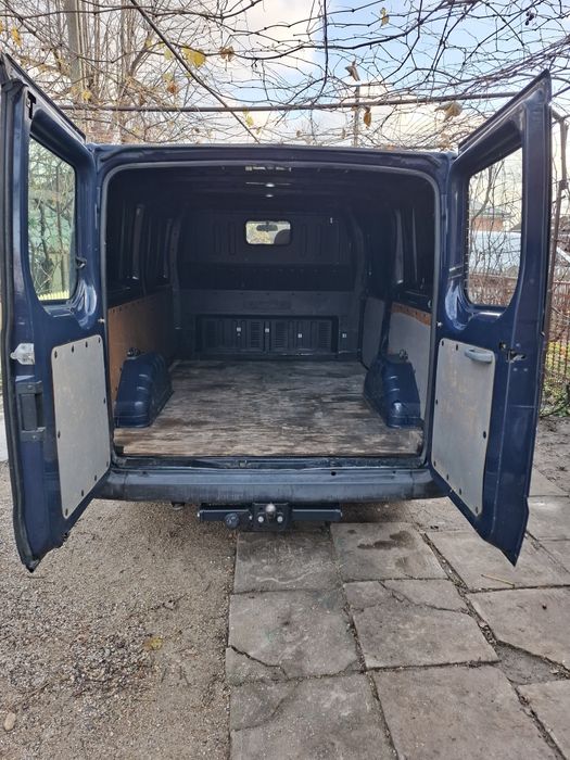 Ford  transit 2009, 2.2 tdci 86 cp,3 locuri și spațiu marfă