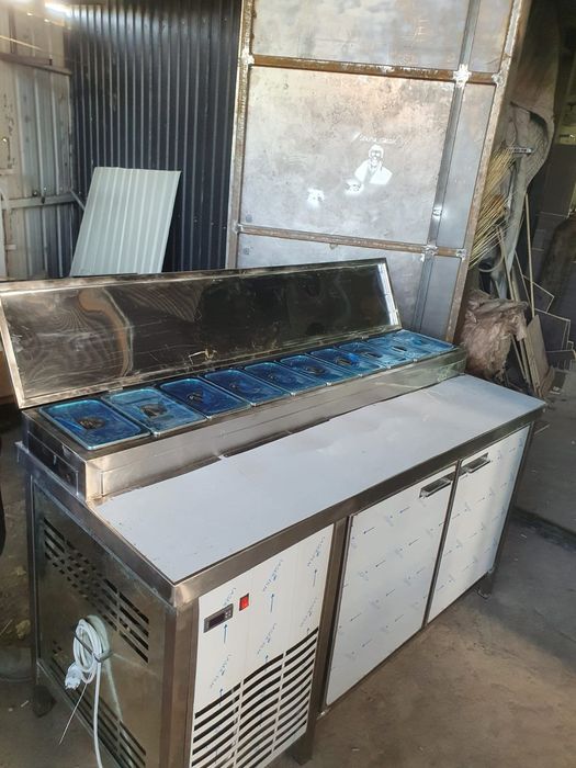 Стол холодильник с гастроемкостями .Стол холодильник.Саладетта.