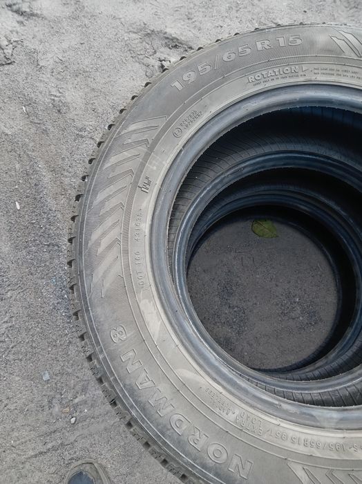 Продам зимние шины размер 195/ 65 /15