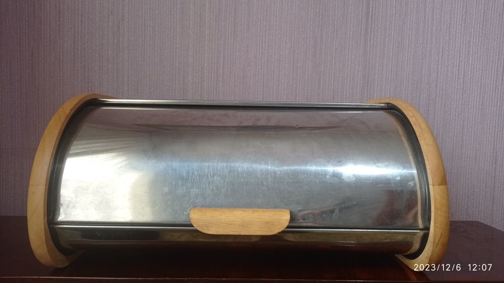 Продам  хлебницу