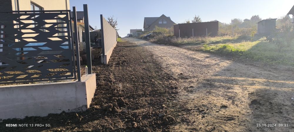 Inchiriez Miniexcavator debarasări moluz pământ negru