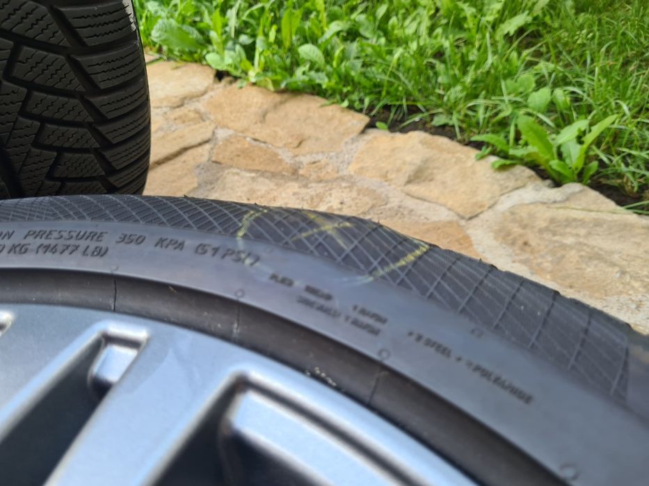 Vand 2 anvelope de iarna Continental 225/50R17 M+S