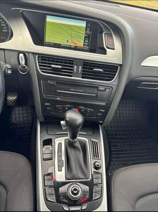 Vând Audi a4 2011