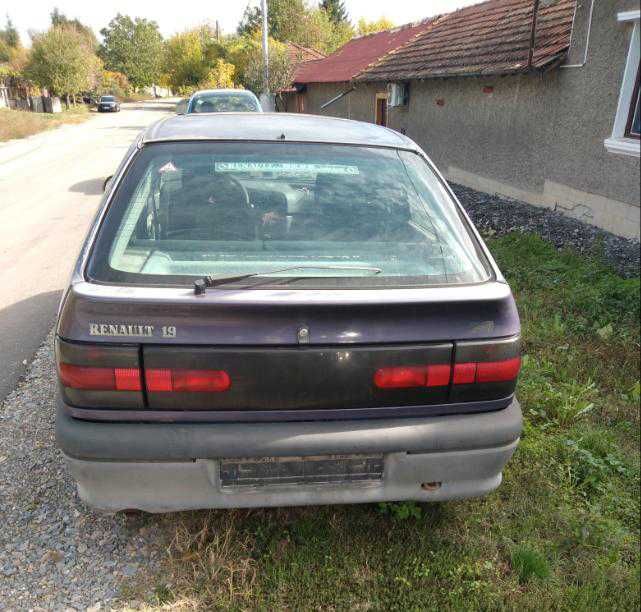 Бракувано Рено / Renault 19 - цяло или на части