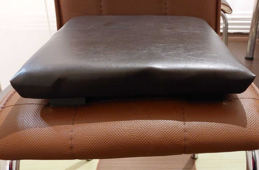 Înălțător scaun de masa copil