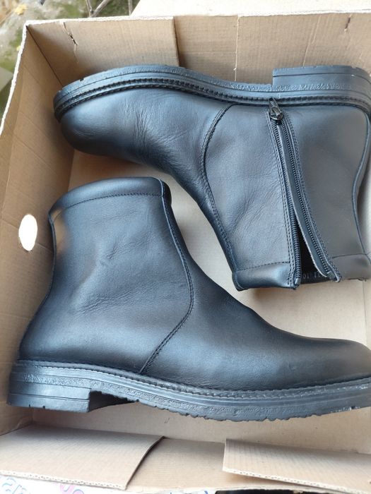 Мъжки зимни униформенни боти с цип 43 номер.