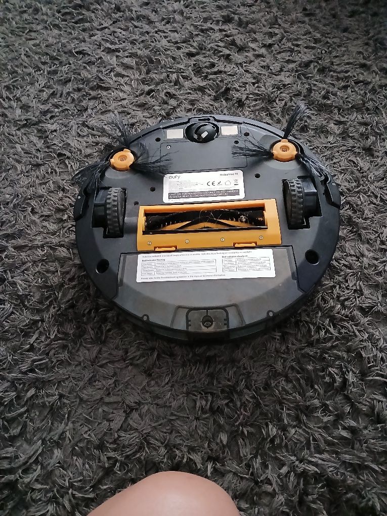 Vând robot aspirator