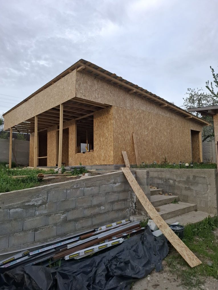 Vând teren+ casă modulară aflată în construcție