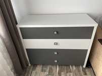 Comoda spatioasa ALB/GRI din pal si mdf