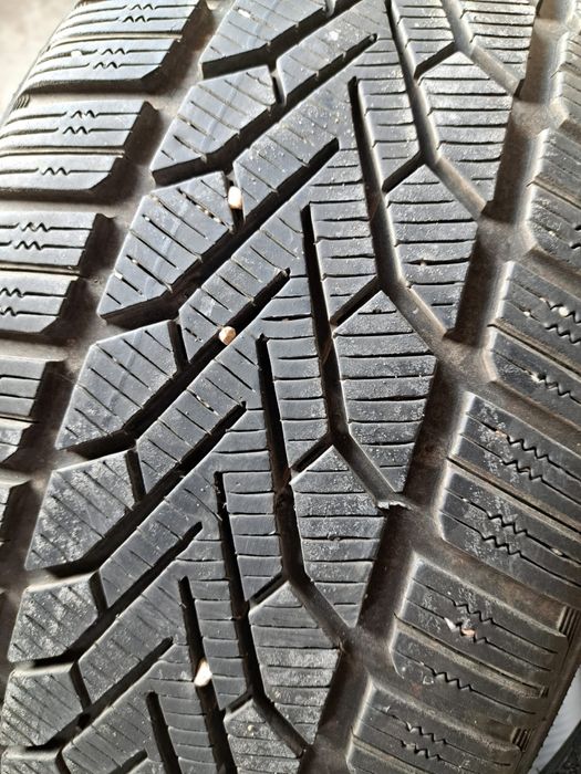 2 anvelope iarnă 225 40 r18 Semperit