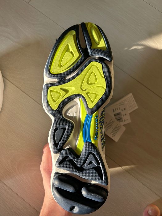 Vând adidasi adidas noi