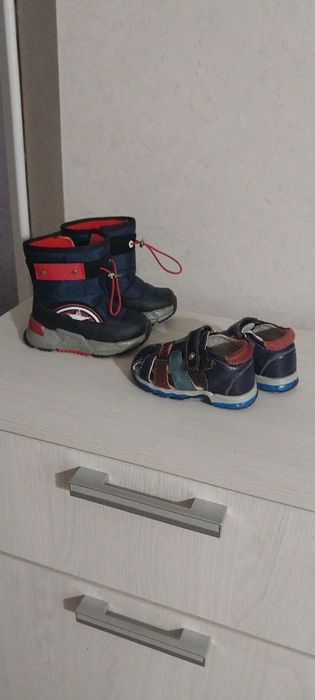 Баланың қыстық жаздық аяқ киімі сатылады