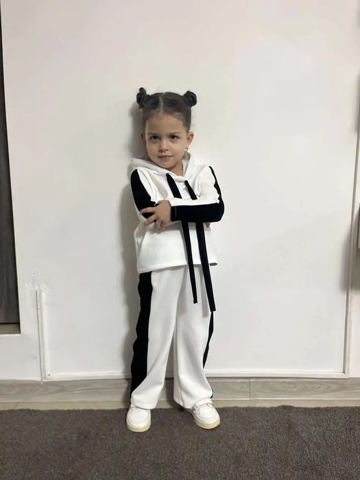 Compleu pentru fetițe