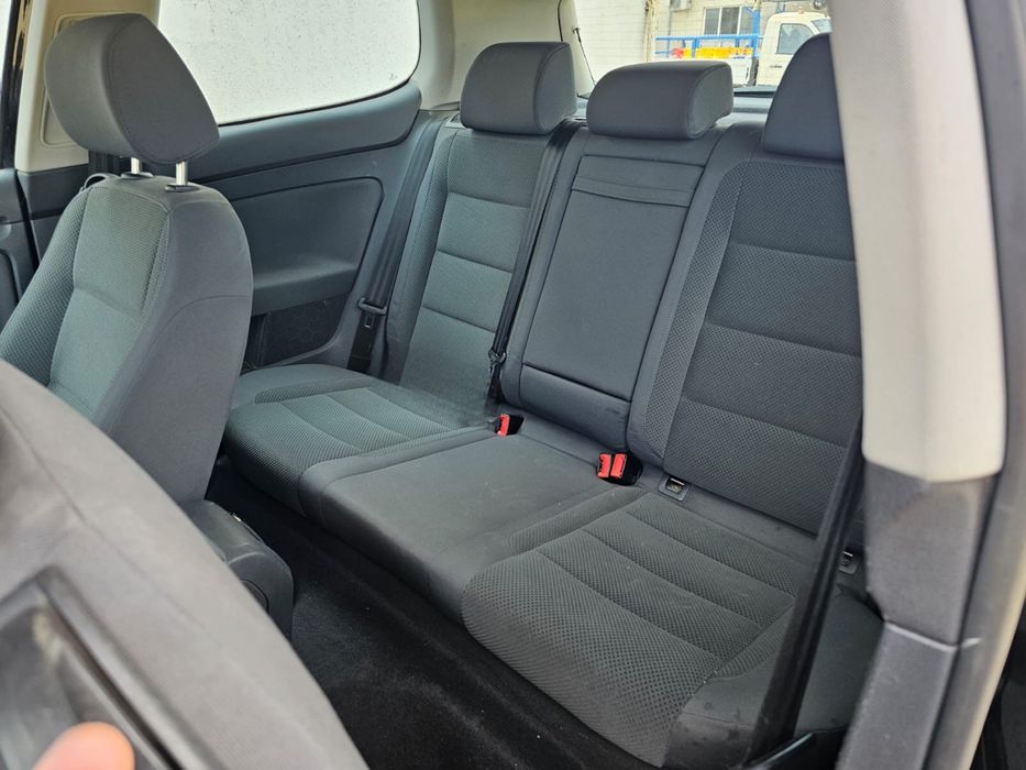 Proprietar Vând VW Golf 5 1.4i - Unic proprietar în RO