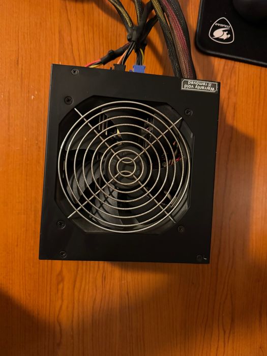 Захранване Hyper 700w полу модулно