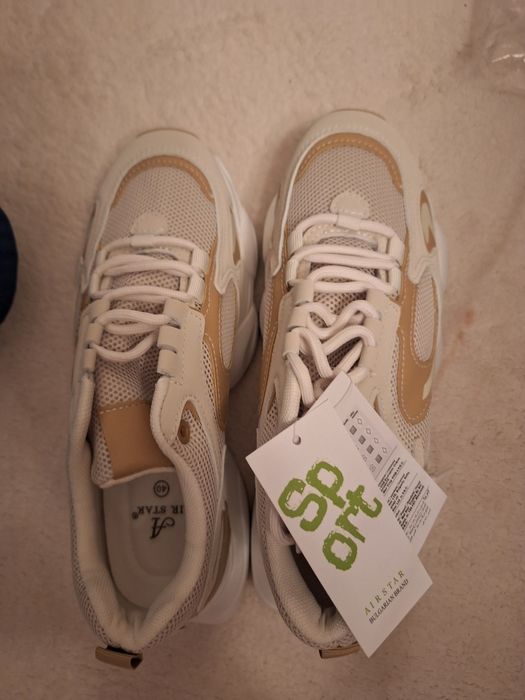 Дамски спортни маратонки