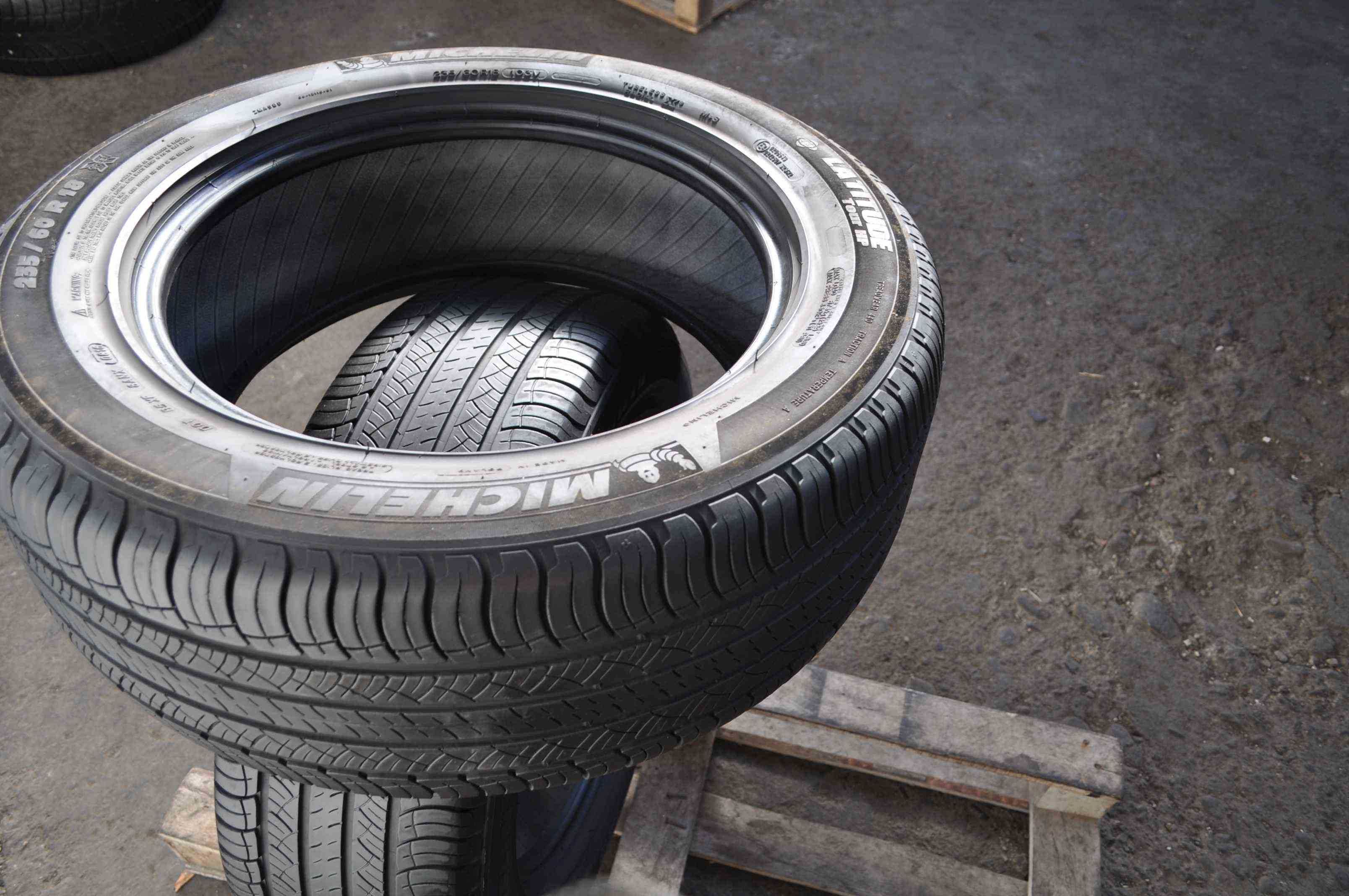 SET 2 Anvelope Vara 235/60 R18 MICHELIN Latitude Tour HP 103V