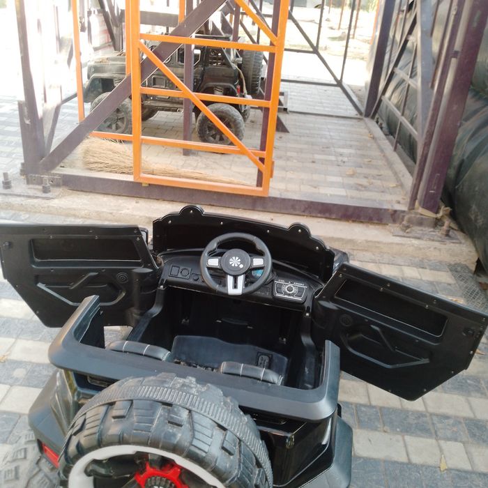 Yangi mashina sotiladi