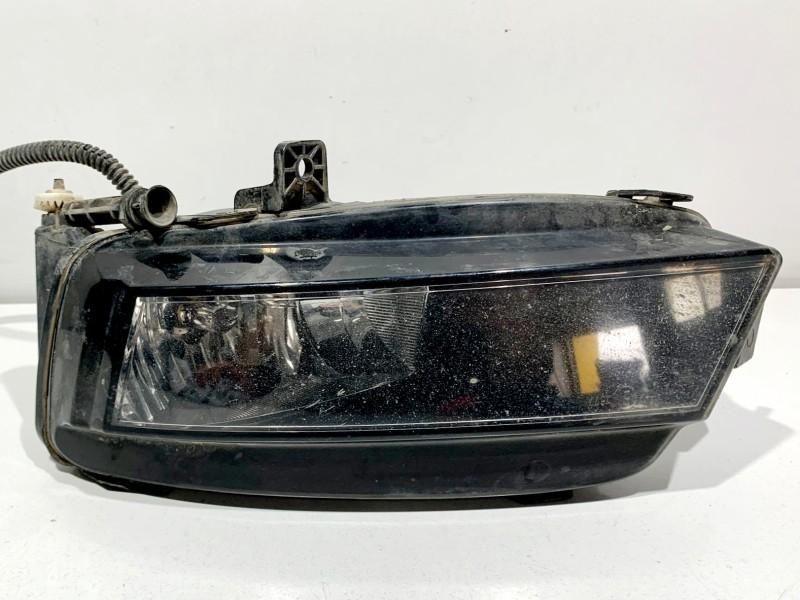 Proiector ceata stanga Volkswagen Golf 7 (2012-2017) 5G0941661D