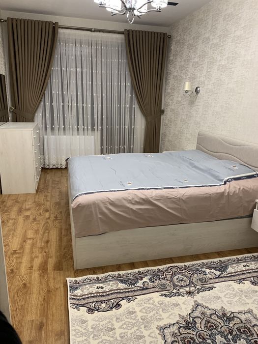 Сдаю в аренду квартиру 90 кв м