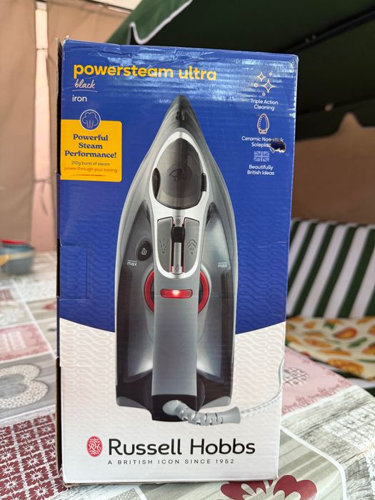 Fier de calcat Russell Hobbs