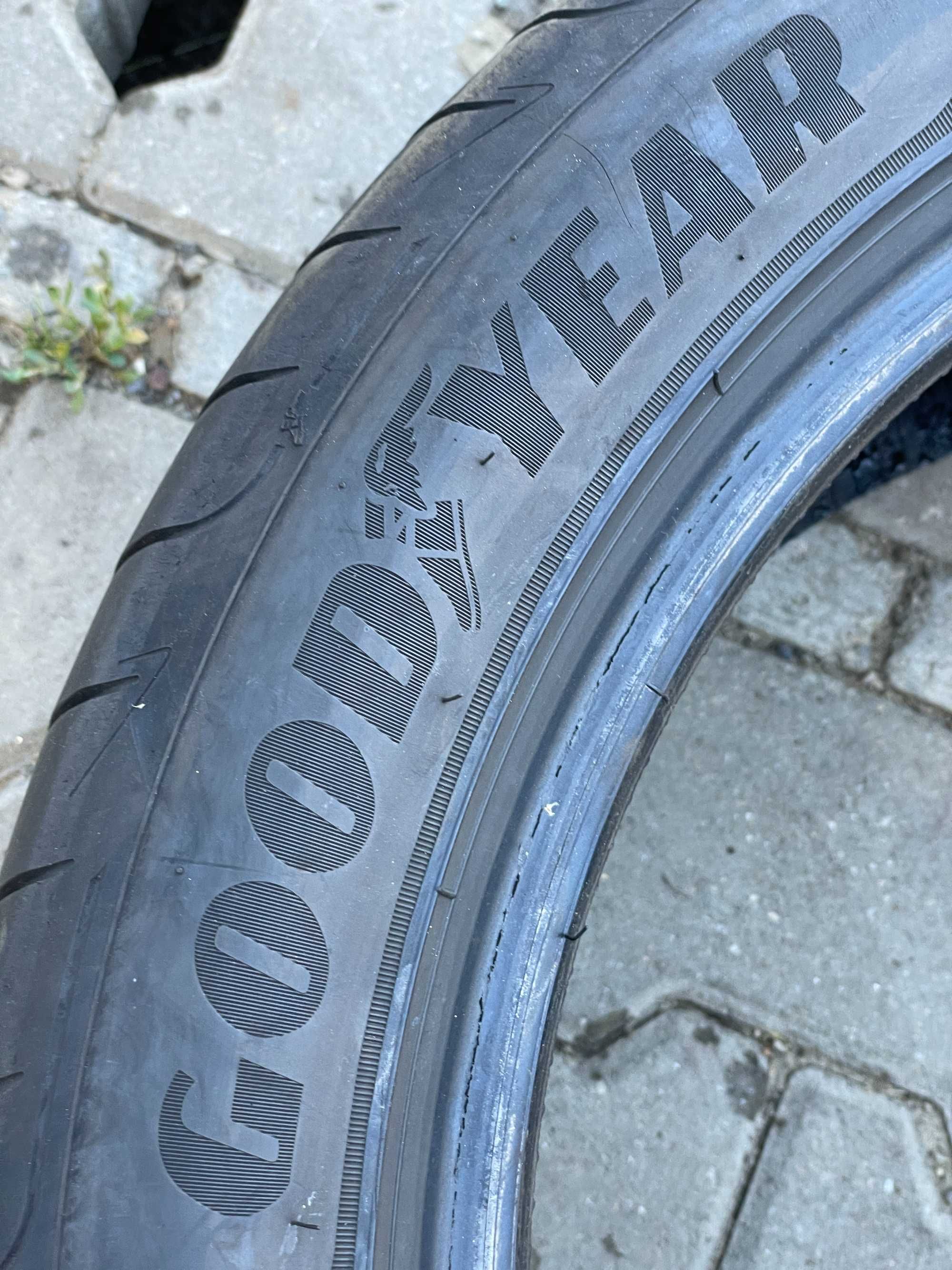 2x 275 40 18 Goodyear Eagle f1