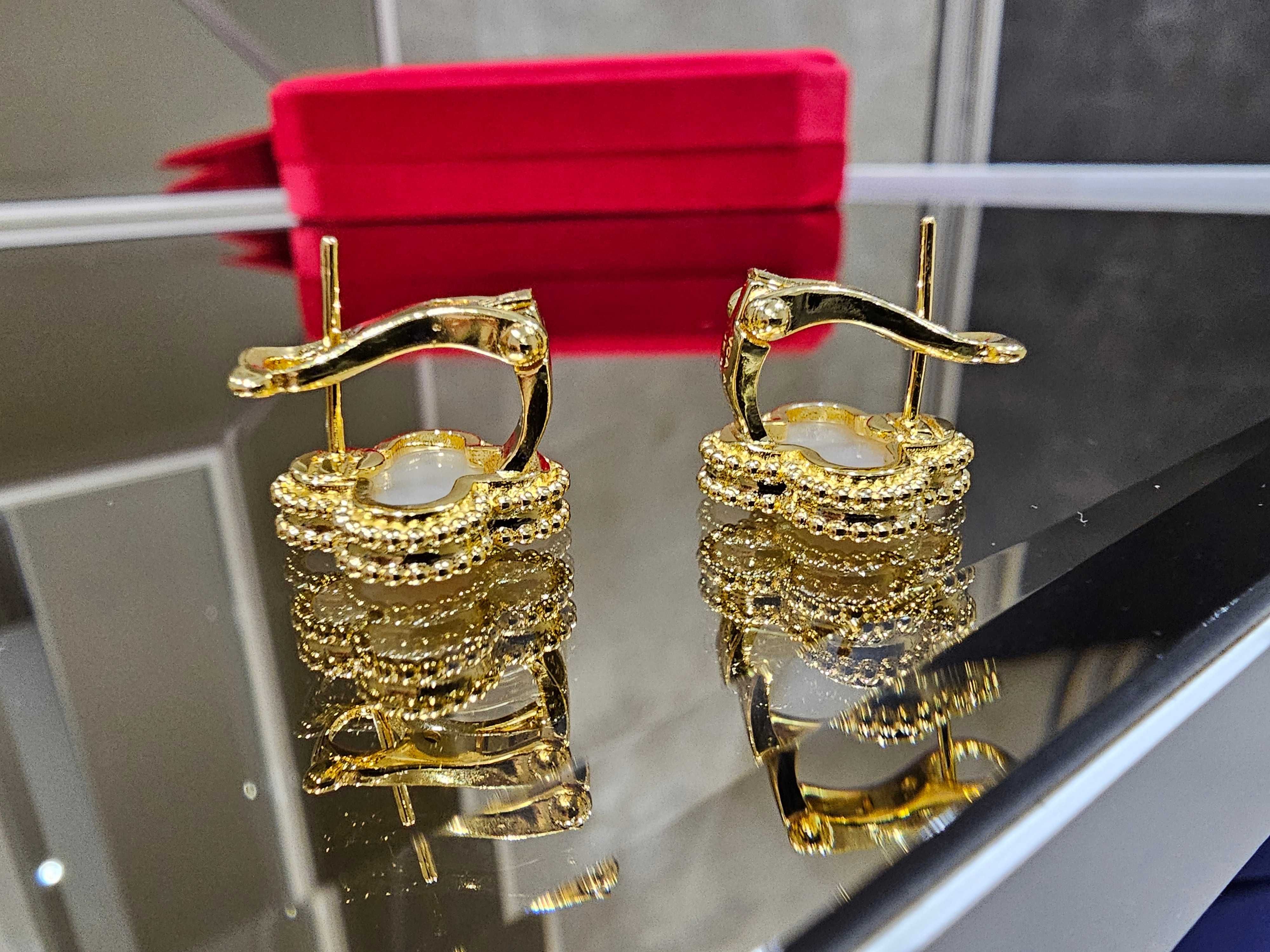 Van Cleef & Arpels VCA Gold Mother Pearl Clips Alhambra Дамски Обеци