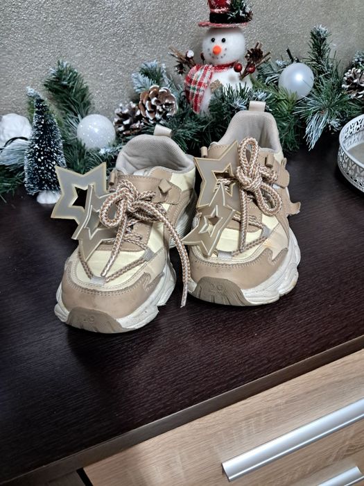 Vand papuci second-hand