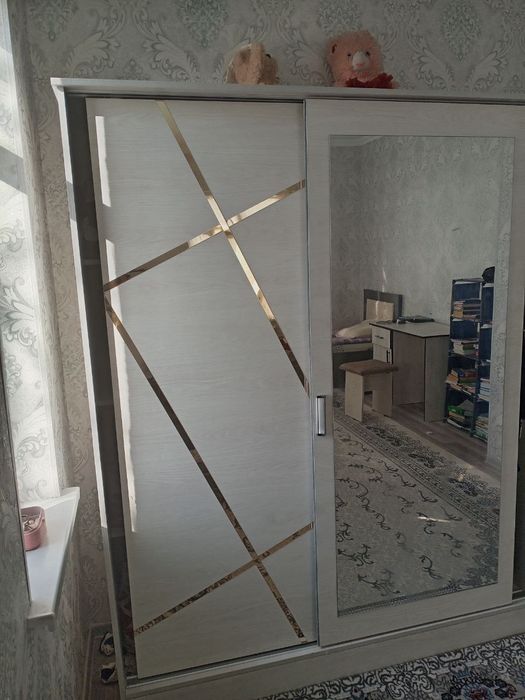 Шкаф сотилади срочно