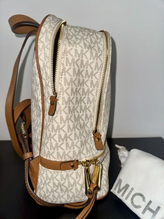 Оригинална раница Michael Kors Rhea Medium Logo