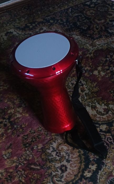 Tarabană darbuka în 8 șuruburi