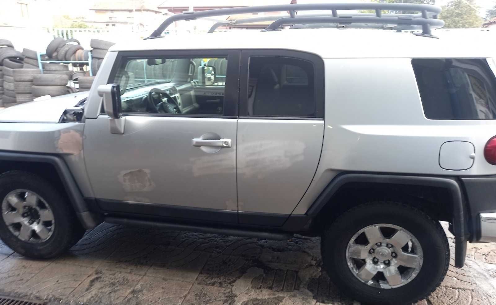 Toyota FJ Cruiser - на части
