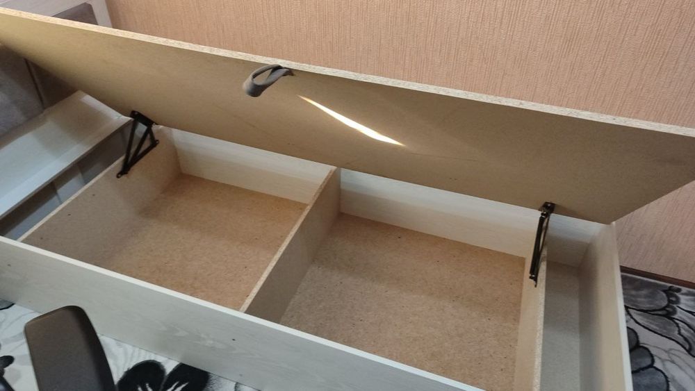 Продаётся  почти новая кровать, в отличном состоянии