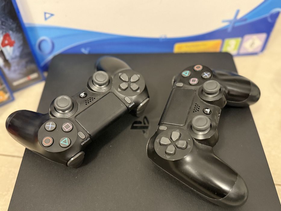 Consola Sony PlayStation 4 SLIM PS4 1TB + 2 Controllere