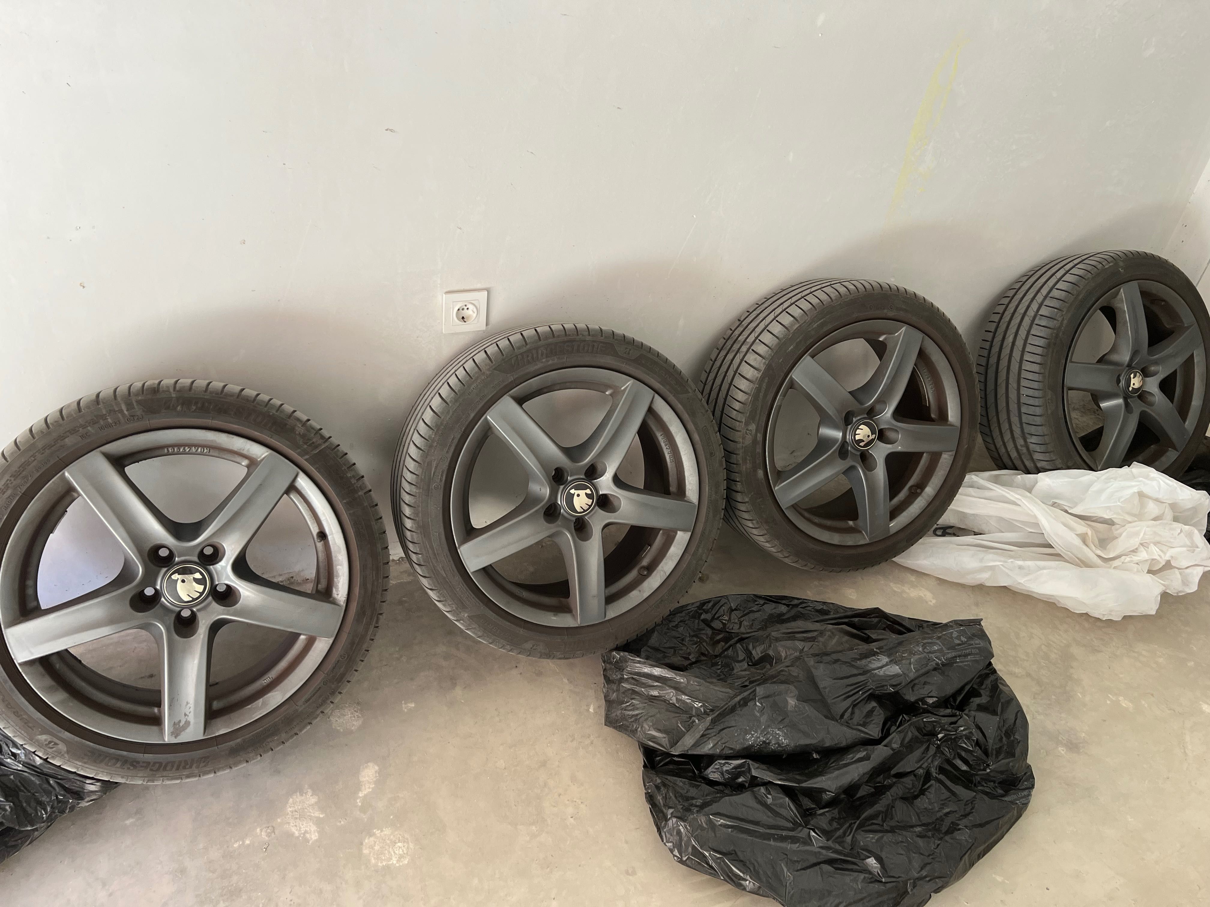 Bridgestone 225/45/18 turanza 6