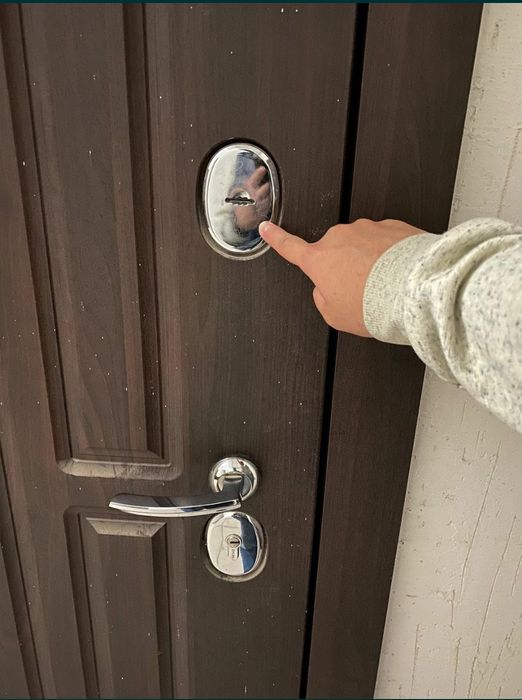 Замена замков,установка замков, вскрытие замков дверей,монтаж и ремонт