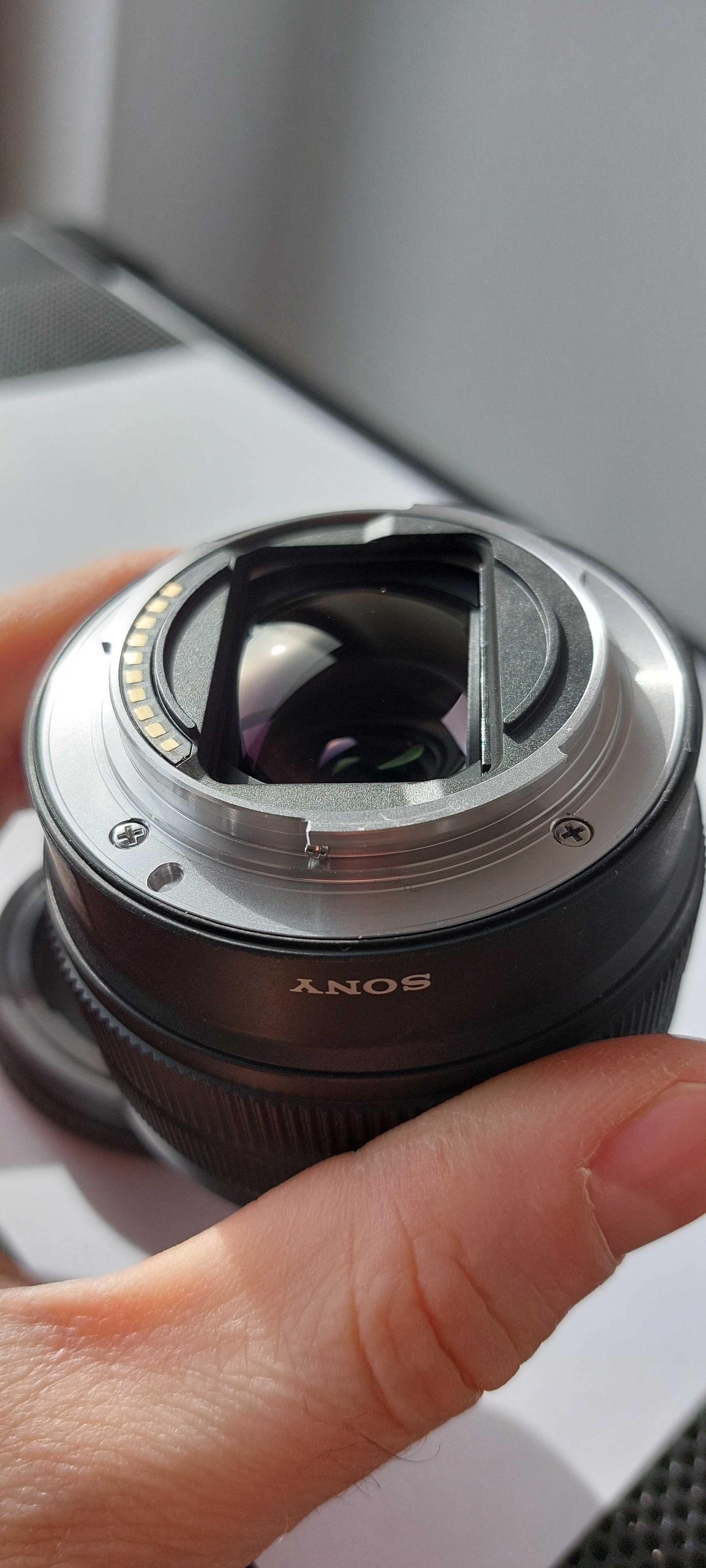 Obiectiv Sony 28-60 f4-5.6 full frame