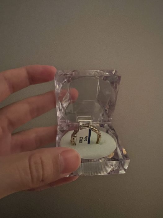 Продам золотое кольцо