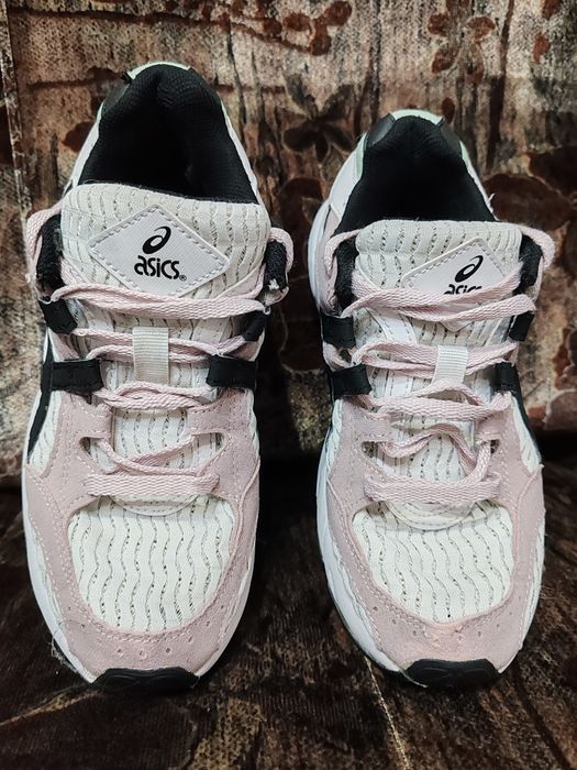 Дамски маратонки -Asics